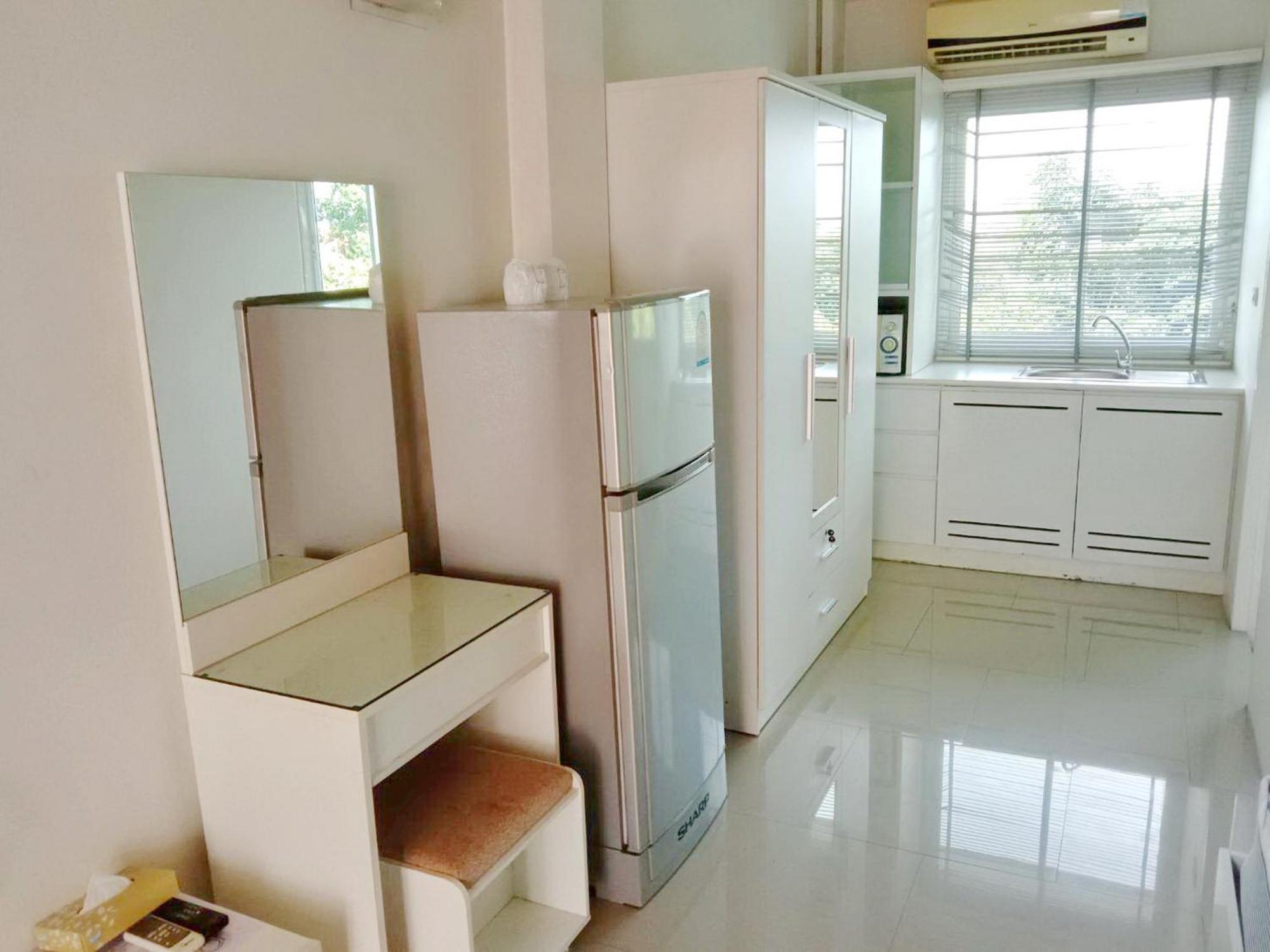 V Verve Service Apartment Hotel Chachoengsao Quarto foto