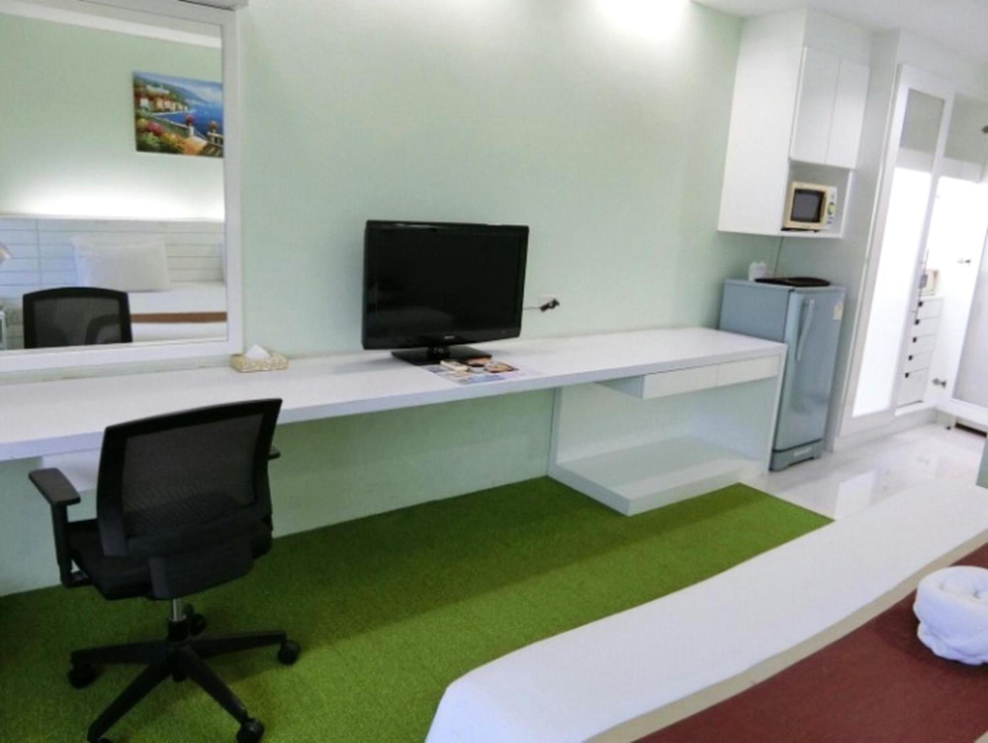 V Verve Service Apartment Hotel Chachoengsao Quarto foto